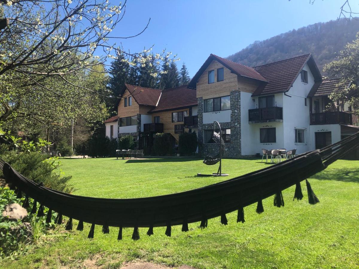 מלון בראן Garden Retreat (Adults Only) מראה חיצוני תמונה
